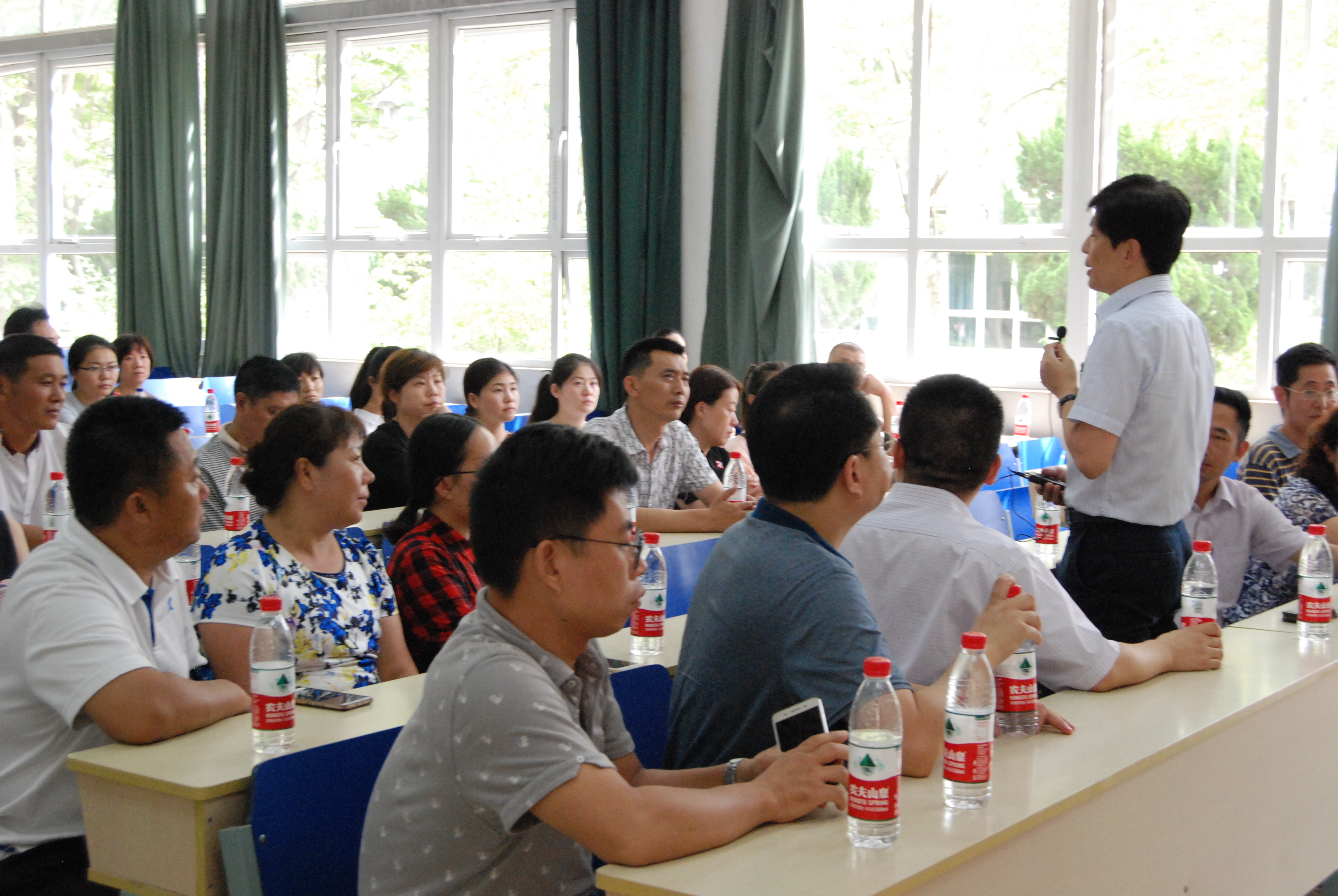437ccm必嬴国际2016级新生家长见面会成功举行