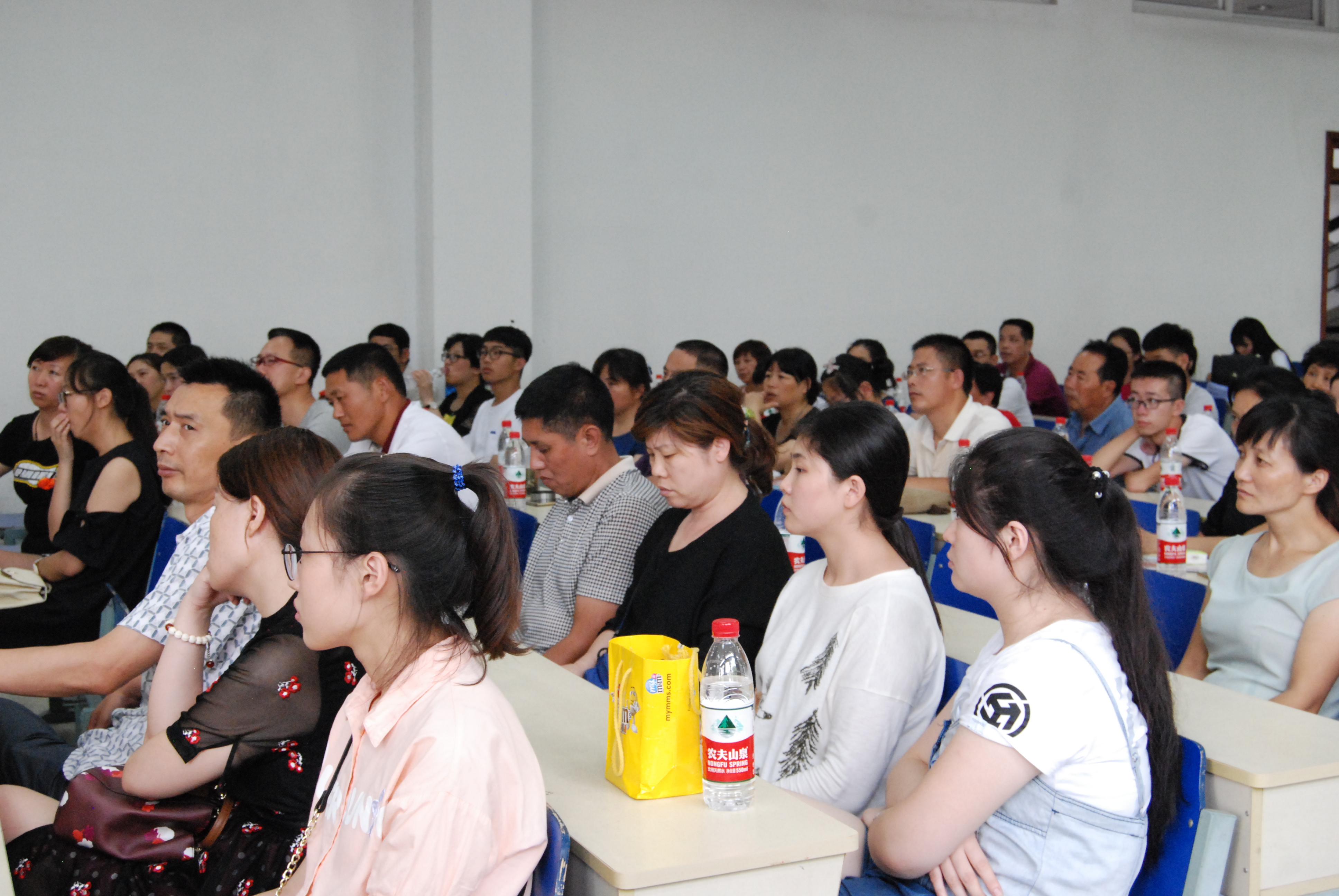 437ccm必嬴国际2016级新生家长见面会成功举行